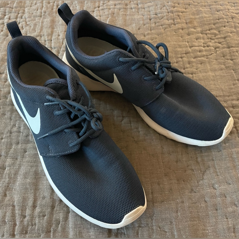 Nike Women's Roshe One Low-Top Sneaker Size US 10 Thunder Blue Tint Trainers